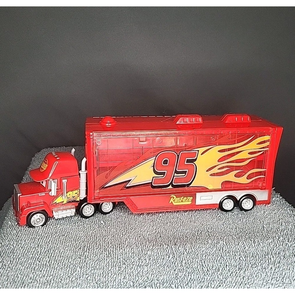 Disney Pixar Cars Mini Racers Red Mack Transporter Truck 95 Rust-eze
